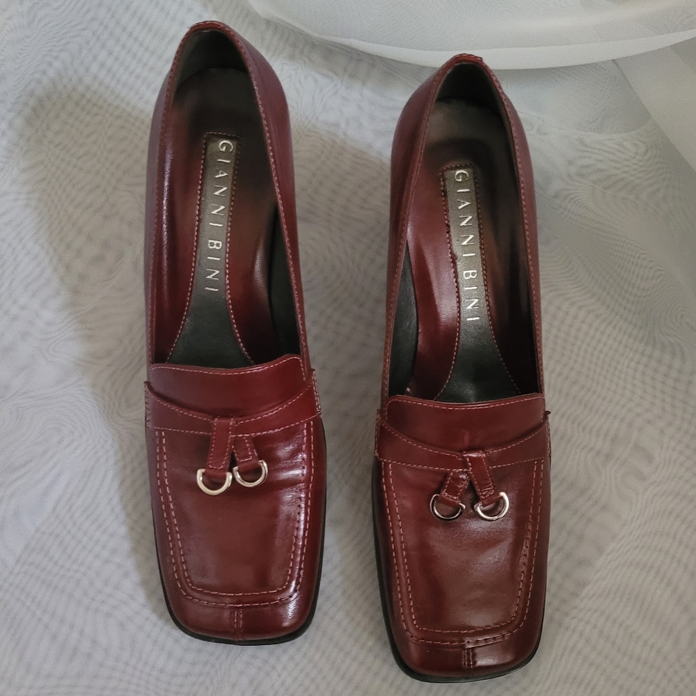 Gianni Bini Chunky Leather Upper Heels - Size 8